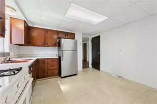 690 Blue Ridge Rd, Pittsburgh, PA 15239 - Photo 11