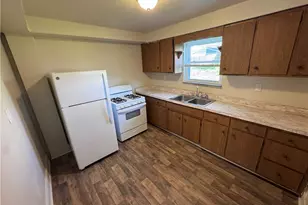 1067 Cleveland Ave, Brackenridge, PA 15014 - Photo 9