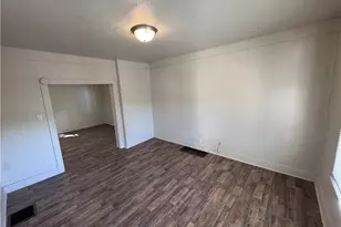 1067 Cleveland Ave, Brackenridge, PA 15014 - Photo 5