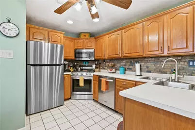 2308 Beaufort Ave, Pittsburgh, PA 15226 - Photo 9