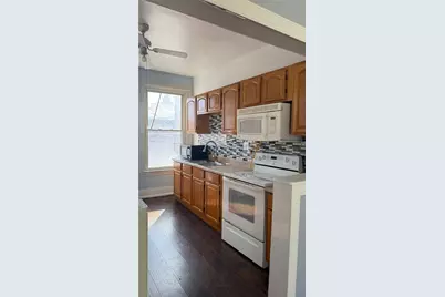 140 McGovern Blvd, Coraopolis, PA 15046 - Photo 5