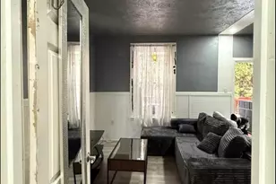 140 McGovern Blvd, Coraopolis, PA 15046 - Photo 9