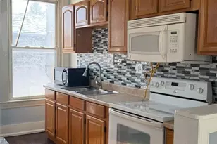 140 McGovern Blvd, Coraopolis, PA 15046 - Photo 5