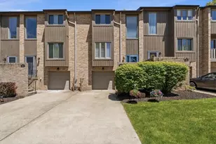 304 Central Dr, Cranberry Township, PA 16066 - Photo 1