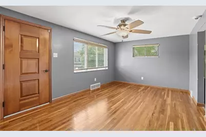 212 Davis Ave, Pittsburgh, PA 15223 - Photo 3