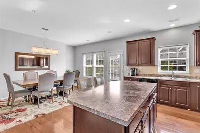 356 Sunrise Dr, Carnegie, PA 15106 - Photo 11