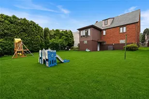 412 Phillips Ave, Stowe Township, PA 15136 - Photo 25