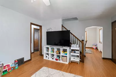 412 Phillips Avenue, Stowe Township, PA 15136 - Photo 3