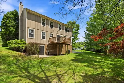 402 Monmouth Dr, Cranberry Township, PA 16066 - Photo 5