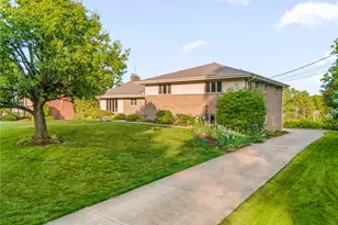 2635 Fairgreen Dr, Pittsburgh, PA 15241 - Photo 39