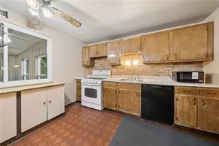 506 Malabar Dr, Pittsburgh, PA 15239 - Photo 11