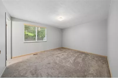 506 Malabar Dr, Pittsburgh, PA 15239 - Photo 17