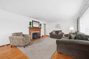 2621 Milford Dr, Bethel Park, PA 15102 - Photo 7