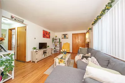 1229 Peermont, Pittsburgh, PA 15216 - Photo 3