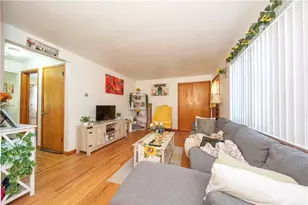 1229 Peermont, Pittsburgh, PA 15216 - Photo 3