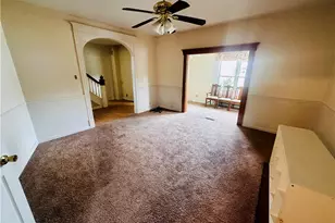 162 W Franklin St, Franklin Township, PA 15370 - Photo 3