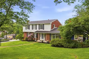 116 Hawthorne Dr, Wilkins Township, PA 15235 - Photo 3
