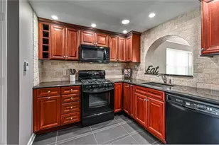 101 Upper Dr, Ross Twp, PA 15214 - Photo 9