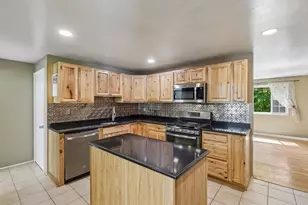 814 Dressel Dr, Pittsburgh, PA 15101 - Photo 9