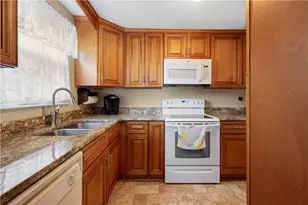 1931 Hertford Dr, South Park, PA 15129 - Photo 7