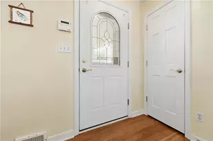 132 Circle Dr, Ross Twp, PA 15237 - Photo 3