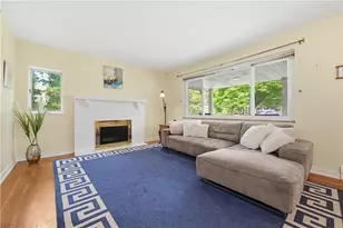 132 Circle Dr, Ross Twp, PA 15237 - Photo 5