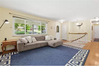 132 Circle Dr, Ross Twp, PA 15237 - Photo 7