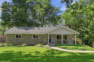 132 Circle Dr, Ross Twp, PA 15237 - Photo 1