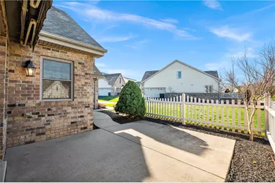 7016 Berringer Court, Moon/Crescent Twp, PA 15108 - Photo 5