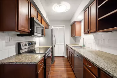 1230 Chatham Park Dr #D, Scott Township, PA 15216 - Photo 9