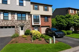 736 Windvue Dr, Robinson Twp, PA 15205 - Photo 3