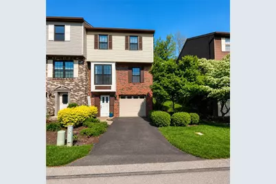 736 Windvue Dr, Robinson Twp, PA 15205 - Photo 1