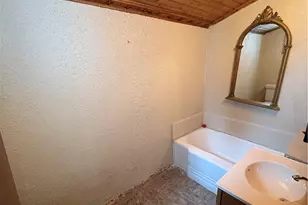 125 Ayers Ave, Twp of But SE, PA 16001 - Photo 13