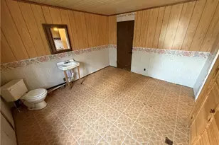 125 Ayers Ave, Twp of But SE, PA 16001 - Photo 17