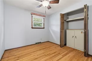 416 Peters Dr, Pittsburgh, PA 15116 - Photo 25