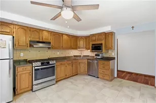 416 Peters Dr, Pittsburgh, PA 15116 - Photo 11