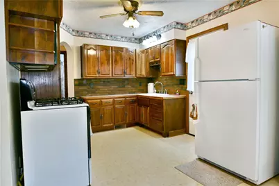 891 Bechtol, Sharon, PA 16146 - Photo 17