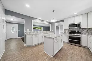 1101 Fairlane Dr, Hopewell Township, PA 15001 - Photo 23