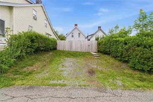 724 St Clair Ave, Jeannette, PA 15644 - Photo 33