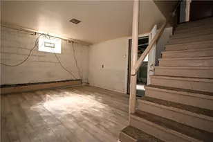 1255 Rosecrest Ave, Monessen, PA 15062 - Photo 21