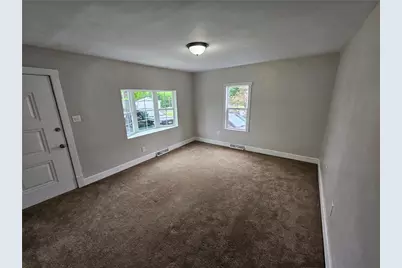 520 Joffre St, Ellwood City, PA 16117 - Photo 7