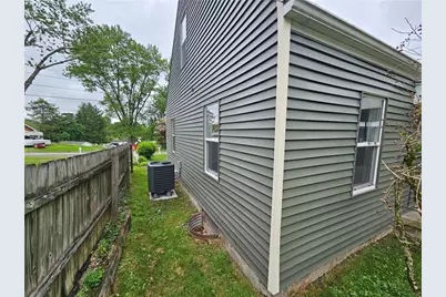 520 Joffre St, Ellwood City, PA 16117 - Photo 17