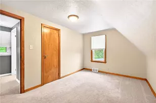 2 Broad St, Jeannette, PA 15644 - Photo 23