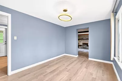 2 Broad St, Jeannette, PA 15644 - Photo 7