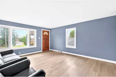 2 Broad St, Jeannette, PA 15644 - Photo 3