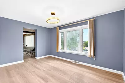 2 Broad St, Jeannette, PA 15644 - Photo 5