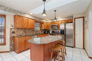 14 Autumnwood Ct, Pittsburgh, PA 15239 - Photo 9