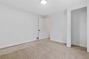 2843 McKelvey Rd, Pittsburgh, PA 15221 - Photo 11