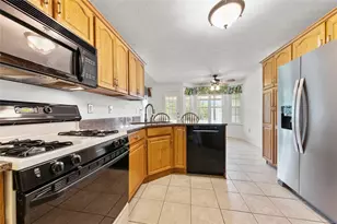 1002 Sunnyfield Ct, Penn Twp, PA 15636 - Photo 13