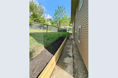 2373 Hopeland St, Pittsburgh, PA 15210 - Photo 19